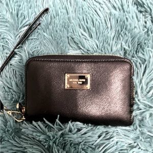 Michael Kors wristlet/wallet